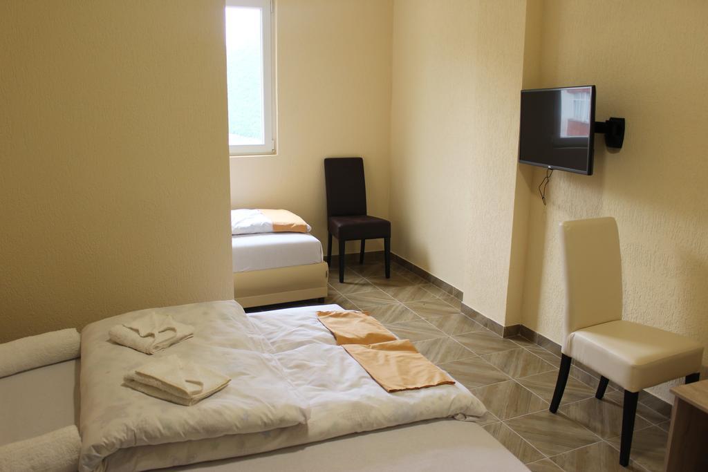 Guesthouse Eko Piva بلوزين المظهر الخارجي الصورة