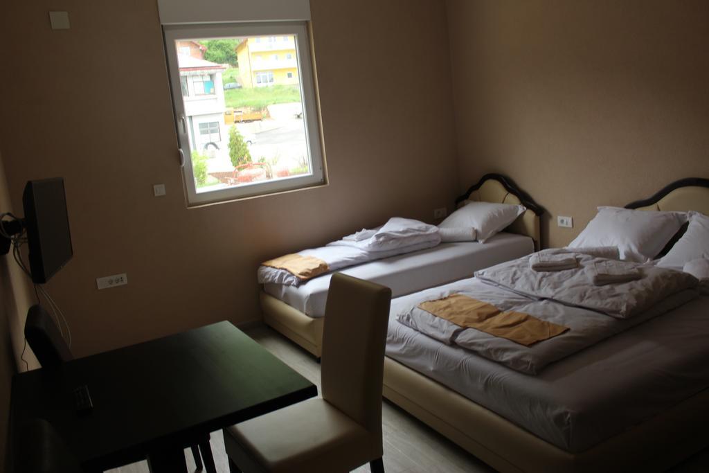 Guesthouse Eko Piva بلوزين المظهر الخارجي الصورة