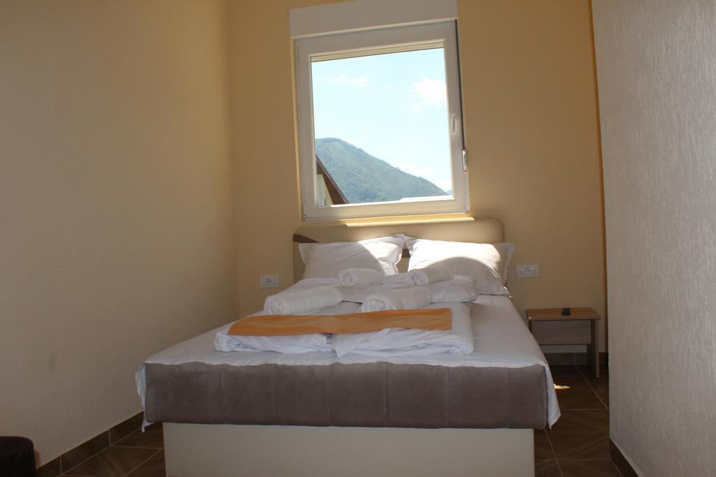 Guesthouse Eko Piva بلوزين المظهر الخارجي الصورة